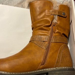 Size 10 women boot wit fur